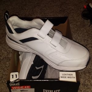 Men's leather tennis shoes